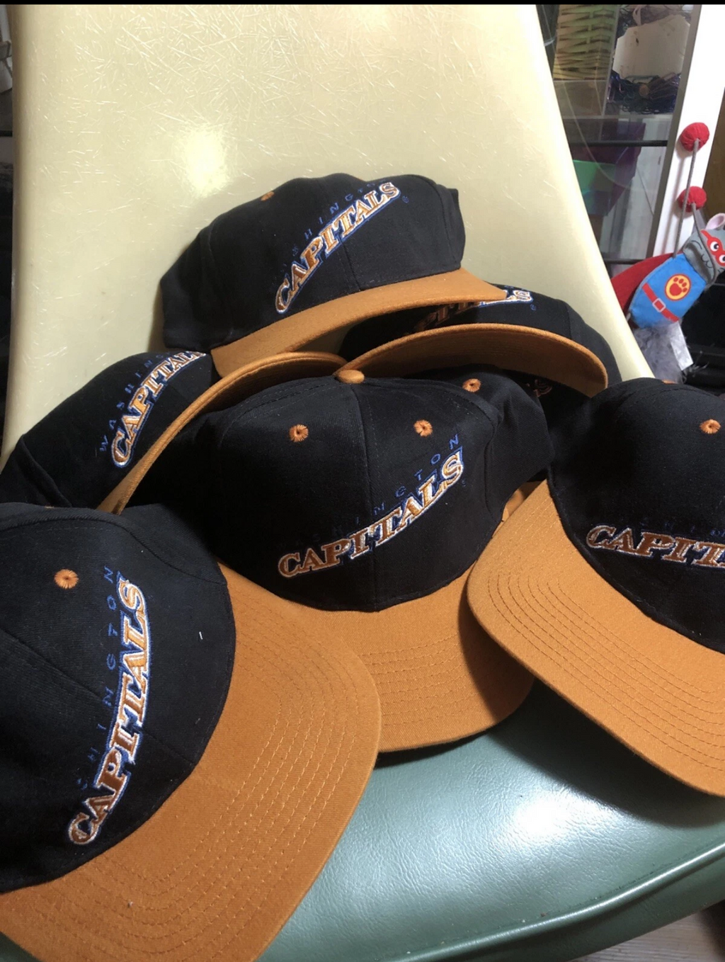Washington Capitals Black & Tan Vintage-Style Snapback Hat