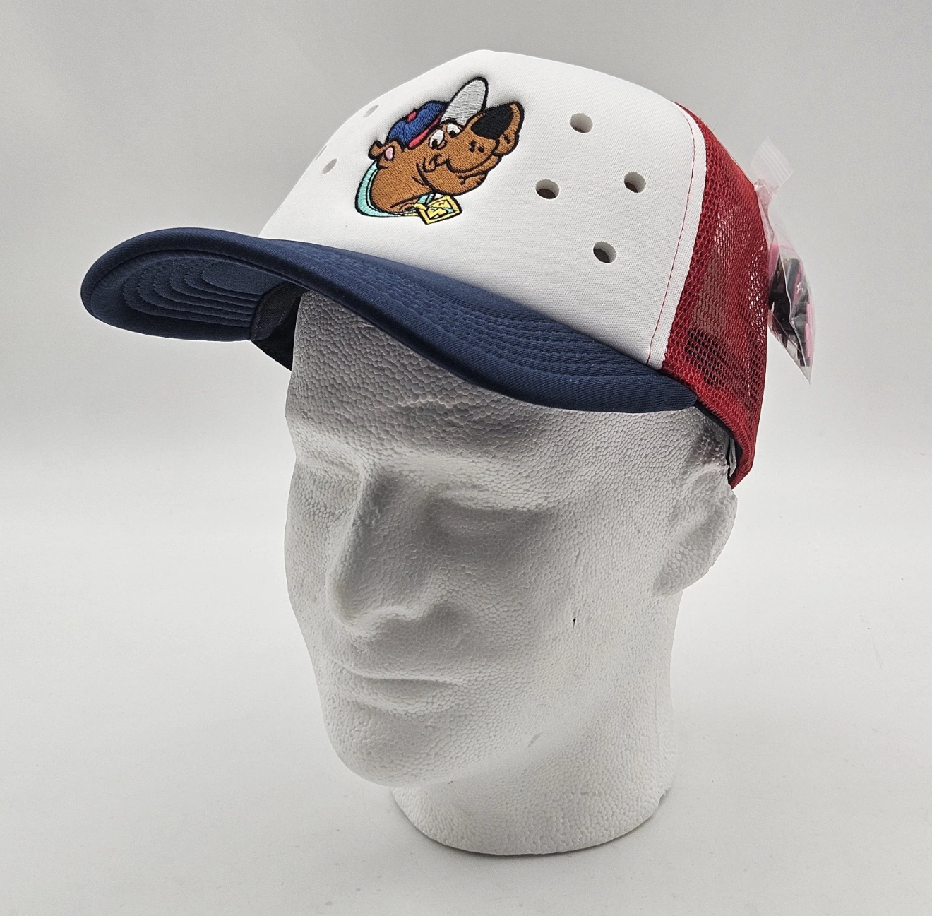 Scooby-Doo Courage White / Red / Navy Trucker Hat — NWT