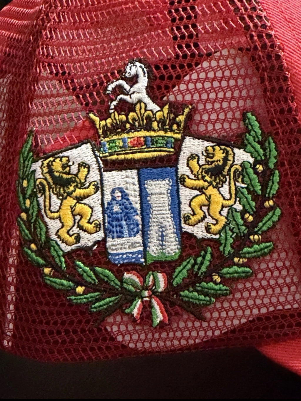 Supreme Vincitore Assoluto Crest Mesh Trucker Hat — NWOT