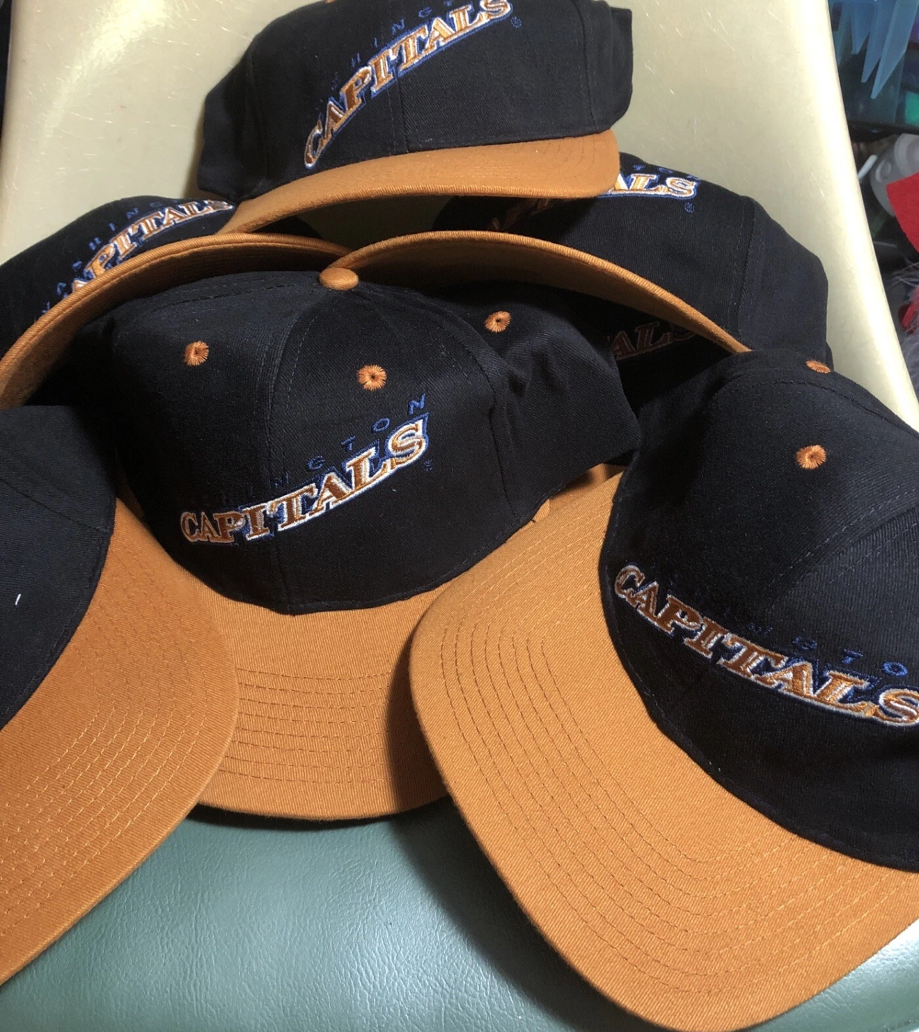 Washington Capitals Black & Tan Vintage-Style Snapback Hat