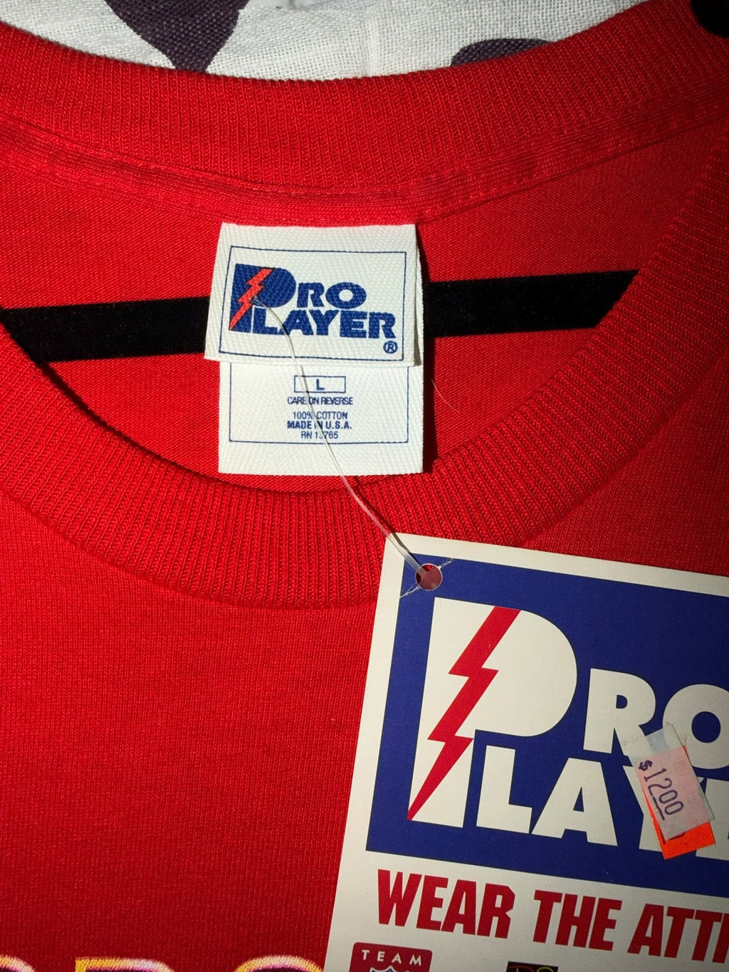 DRIPPING IN VINTY Pro Player red cotton t-shirt with original brand tag and size L label